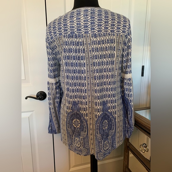 NWT! VINTAGE AMERICA BLUES, Women's Boho Top, Blue Floral, Smocked, Lace Trim XL - Picture 12 of 13